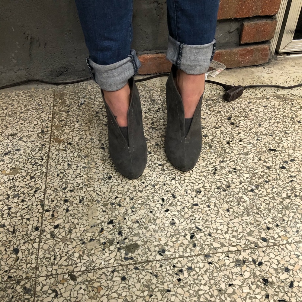 Shoes - Picture 2 of 4